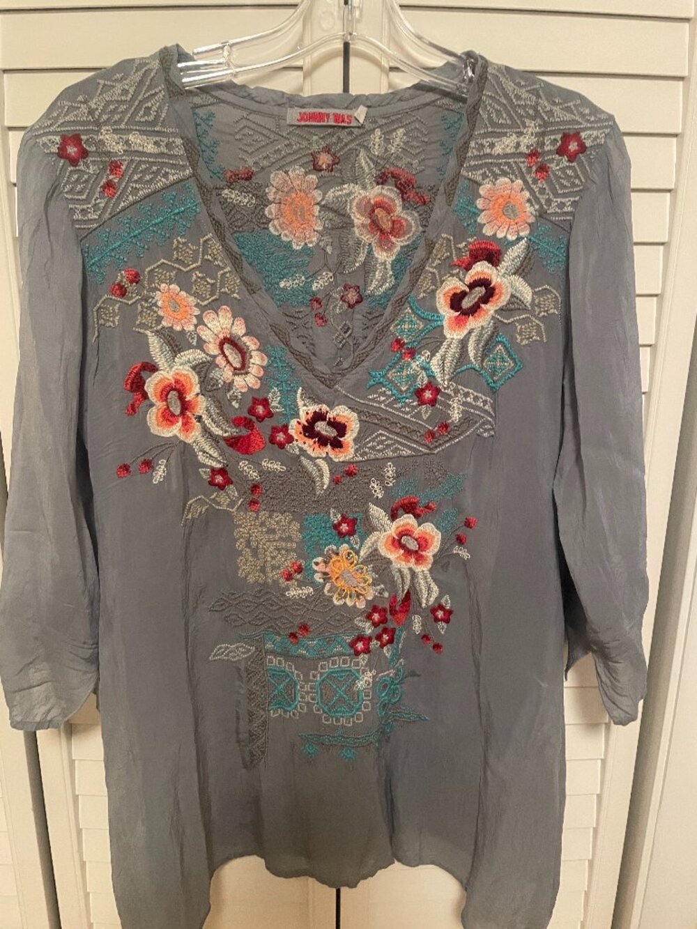 Jonnhy Was, Blue-Grey embroidered tunic. Size L